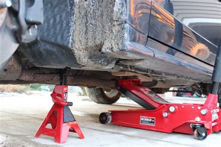 When do you remove the Jack from a car?