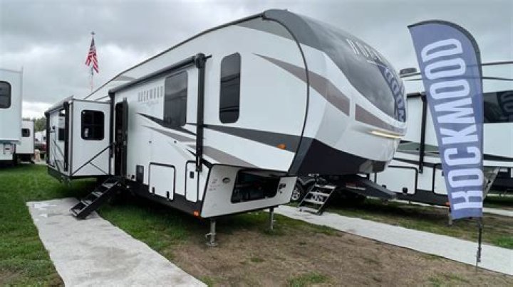 Which is 2016 Rockwood signature ultra lite for sale?