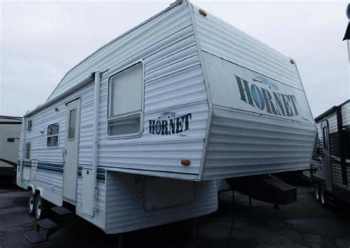 Who makes a hornet camper?