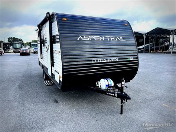 Who makes Aspen Trail RV trailers?