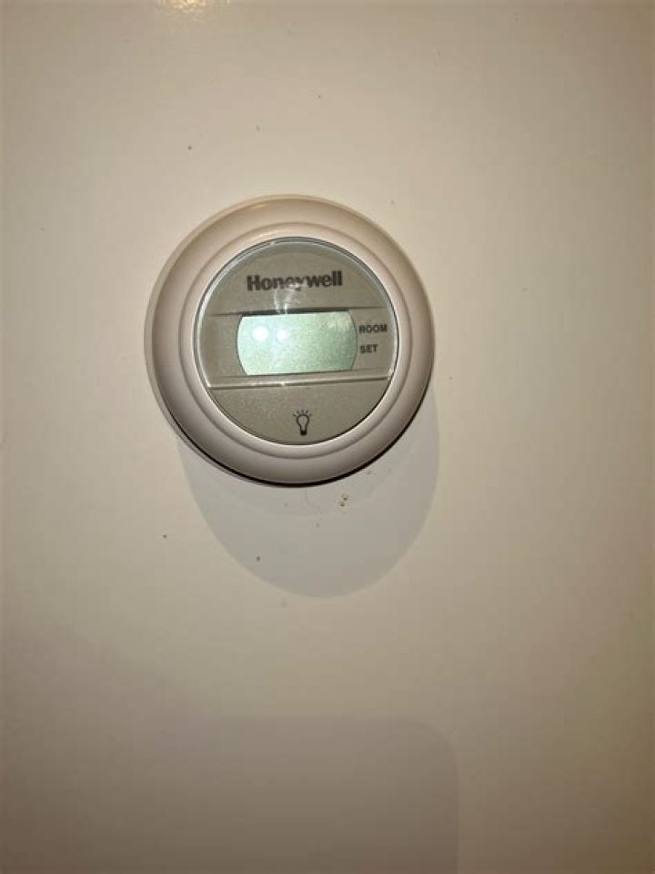 Why is my thermostat dead?