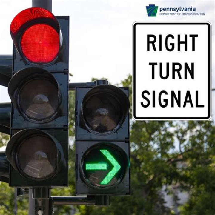 Why is the right turn signal light not working?