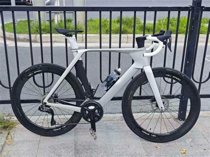 Will Haning A Carbon Fiber Bike Damage The Frame